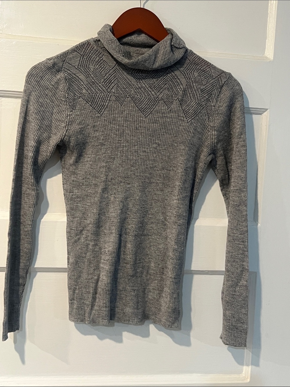 Women's Gray Ribbed Turtleneck Long Sleeve Top